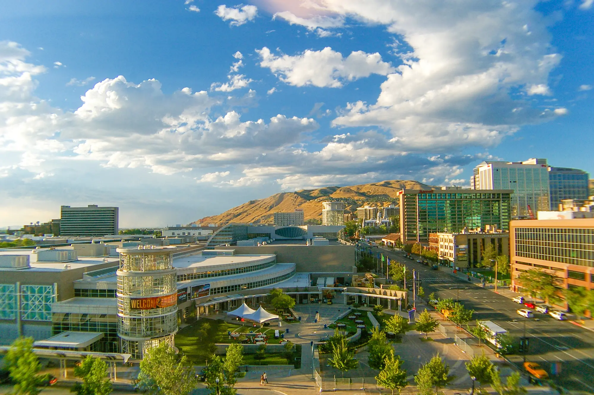 University of Utah campus with the Wasatch Range behind it